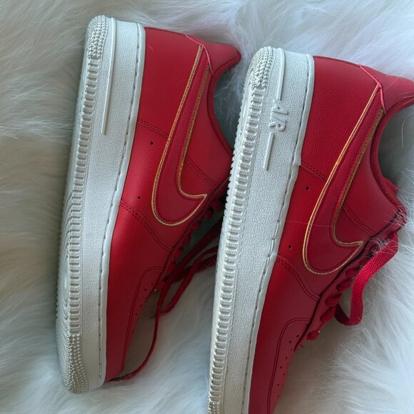 Nike Air Force 1 Low Red Gold Swoosh - Size 10 - Picture 5 of 9